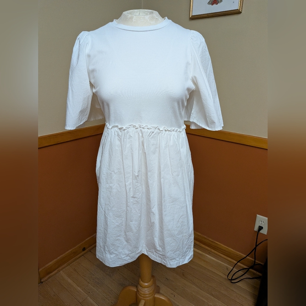 White Short Sleeve Dress